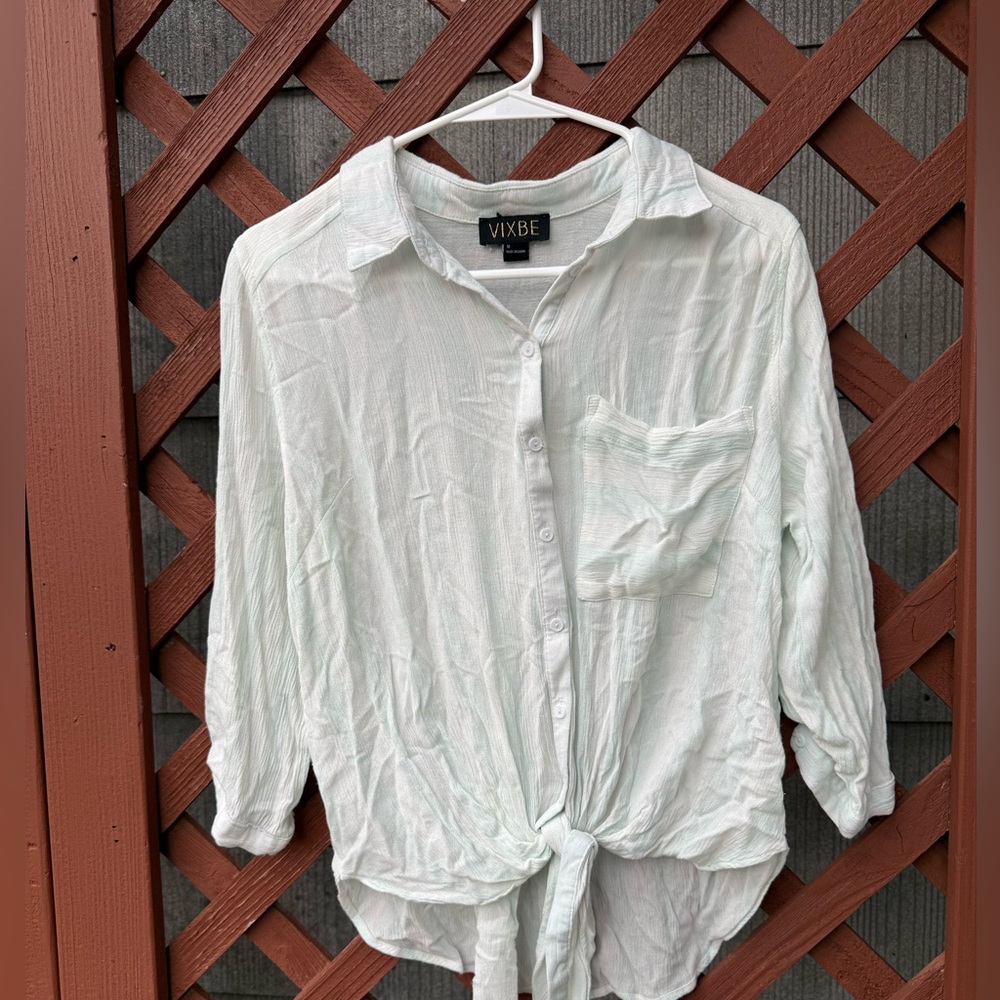 VIXBE Light Mint Crinkle Button-Up Tie Front Shirt | Size M